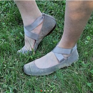 White gold colored ballet flats with flat tip